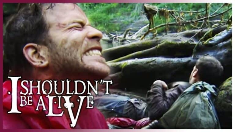 Three friends go on a trip to the Amazon that turns into a nightmare